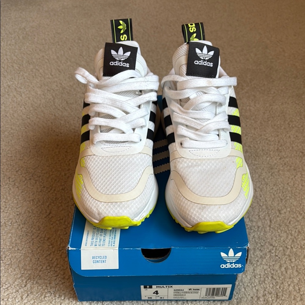 Boys ADIDAS MULTIX size 4